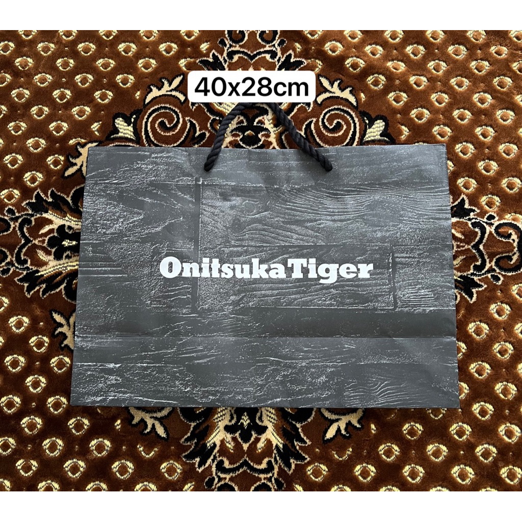 

Tas paperbag onitsuka tiger