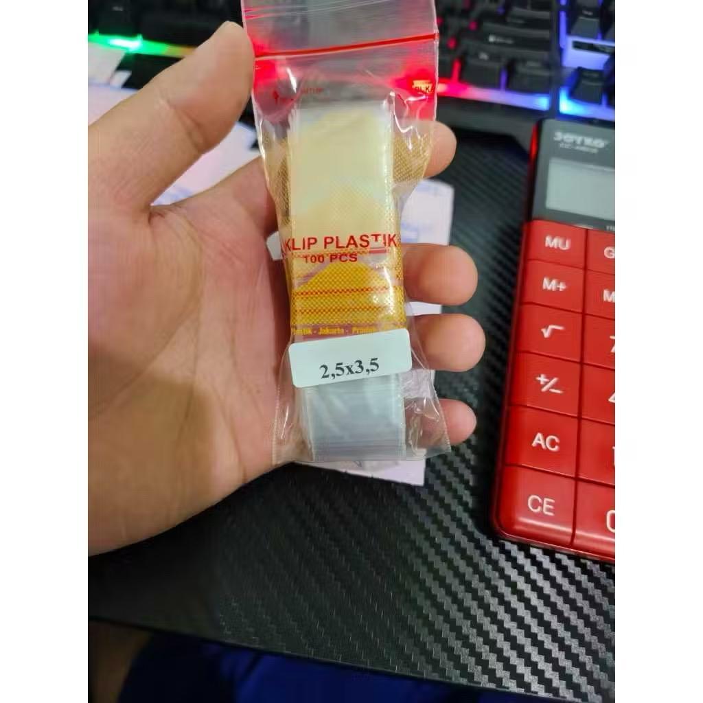 

Plastik Klip Kecil 2,5 X 3,5 Cm isi 100 Lembar Klip Obat Emas Mini 3,5Cm X 2,5Cm Merek Klip Plastik