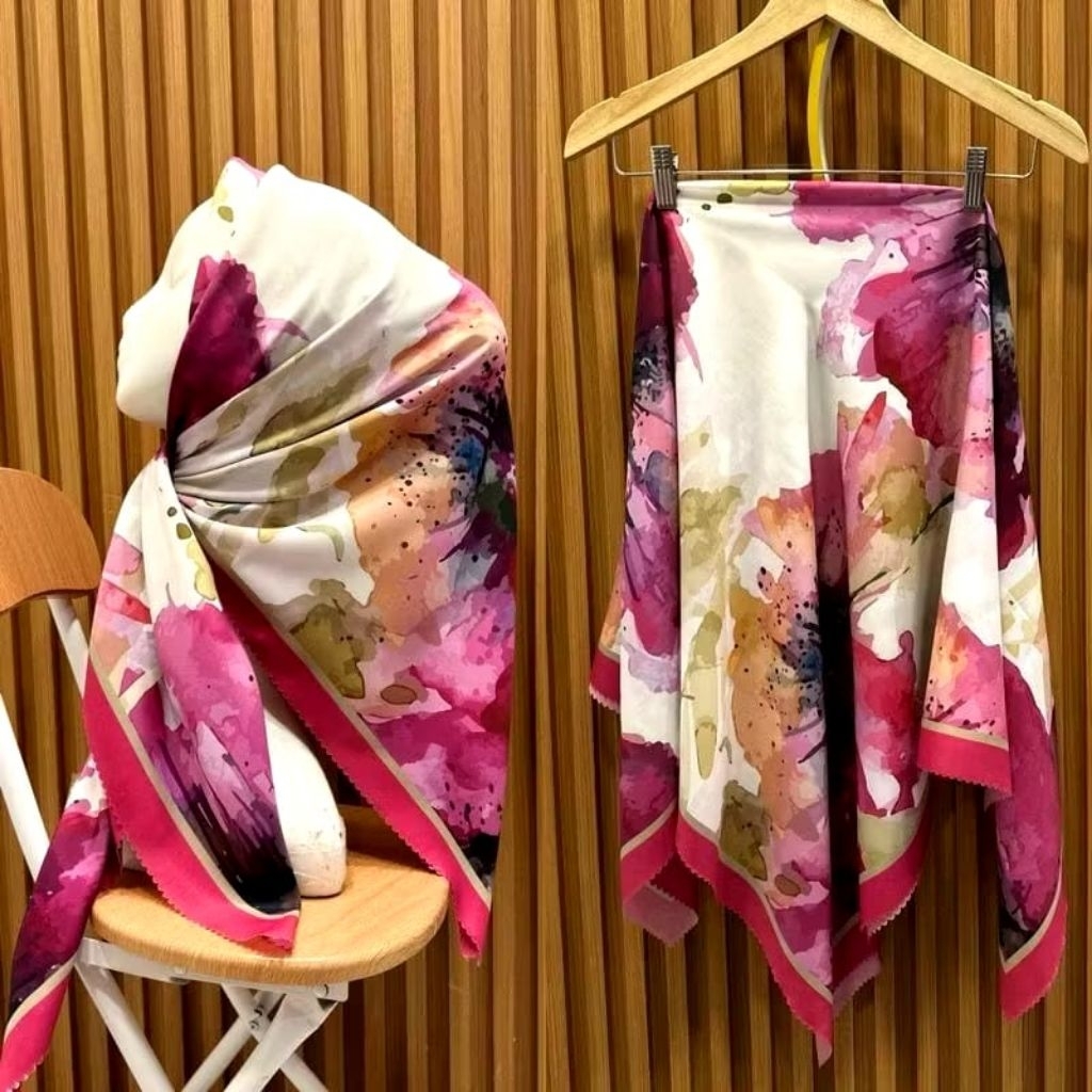 KERUDUNG SEGI EMPAT HIJAB MOTIF SUBLIME BUNGA PUTIH FUCIA