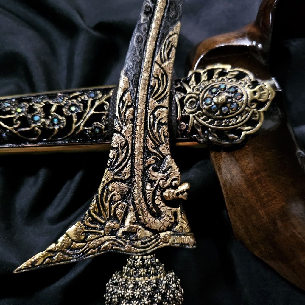 Keris Nogo Rojo Luk 3 Kinatah Sepuh Emas Pamor Uler Lulut