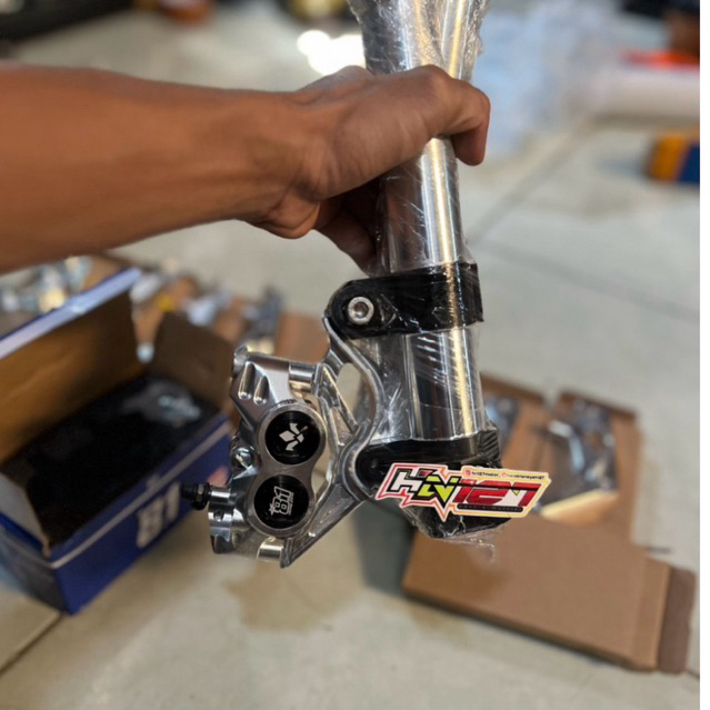 Breket kaliper formula 4p pnp mio sporty disk 220mm / breket kaliper mio sporty kaliper formula 4p