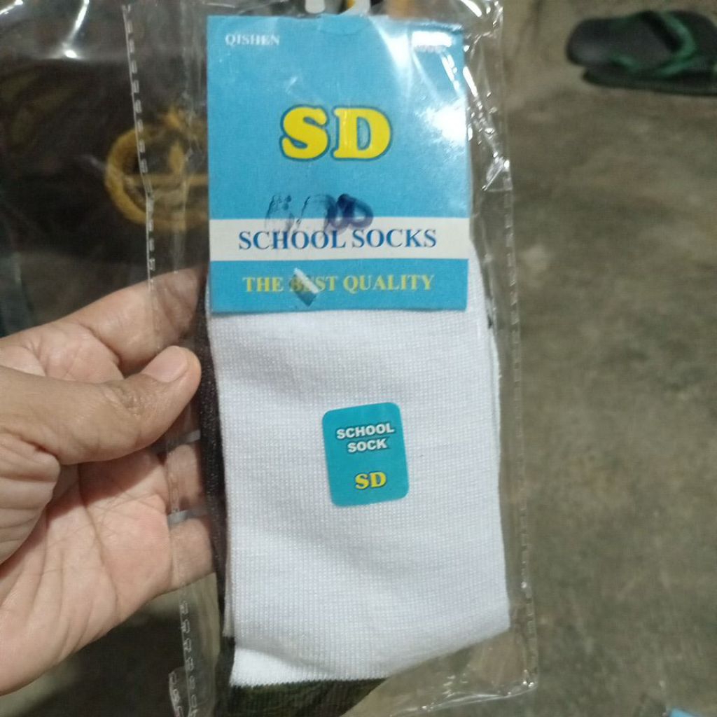 Qishen Kaos kaki Sekolah