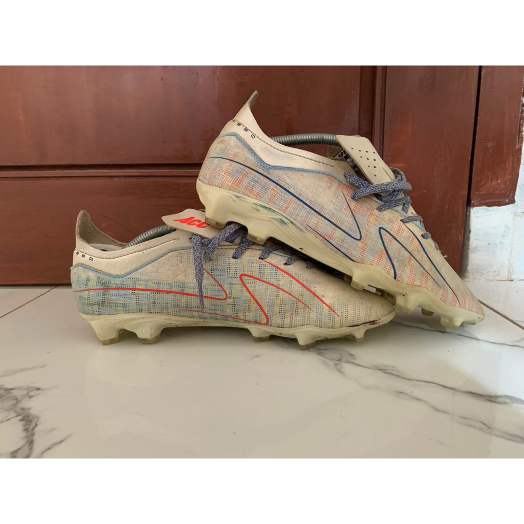 SEPATU BOLA HYPERSPEED