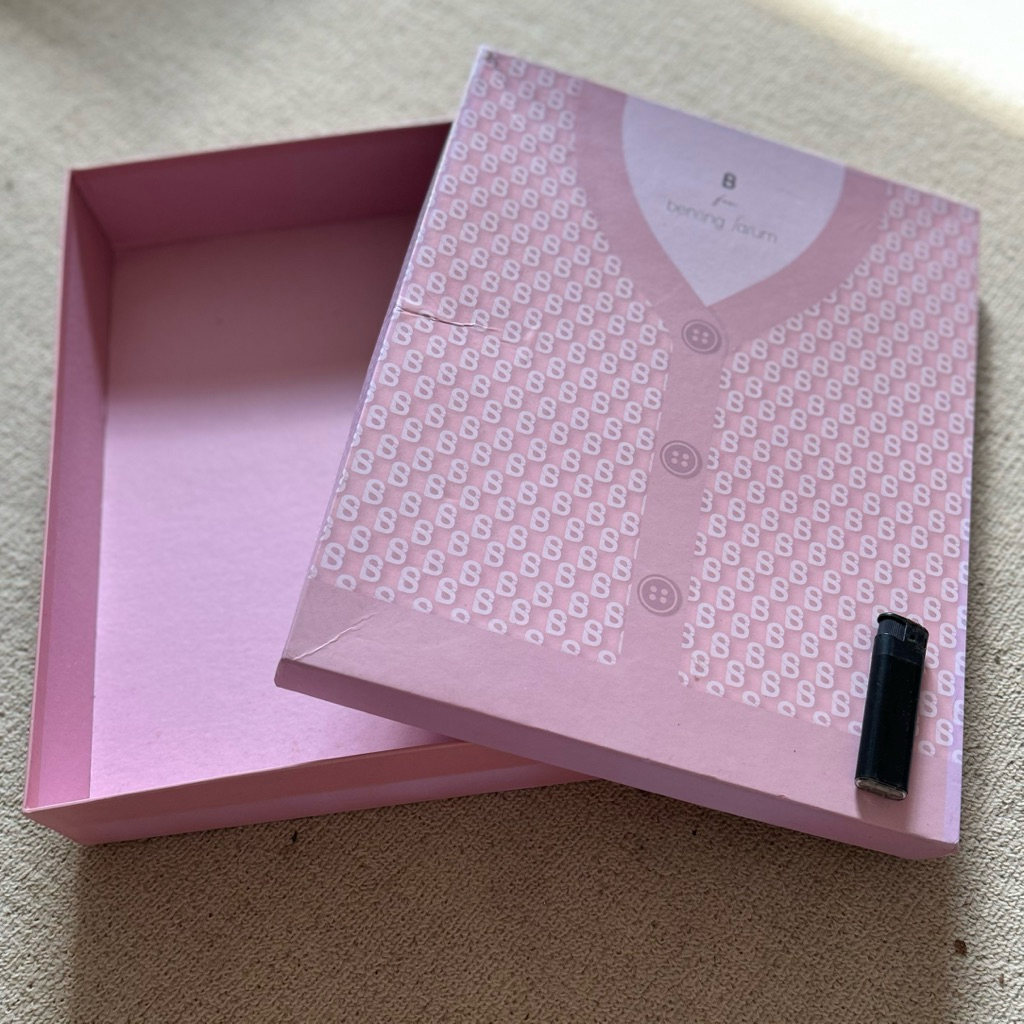 Preloved Box Benang Jarum Monogram Cardigan & box ayu dyah andari