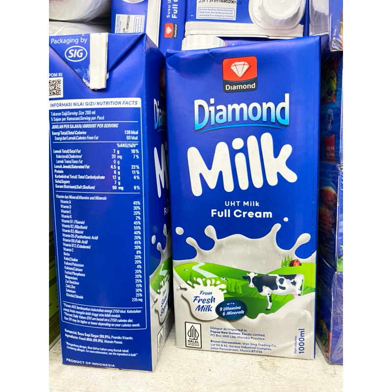 

Diamond Milk UHT Full Cream 1000 mL Per Dus isi 12 Pcs