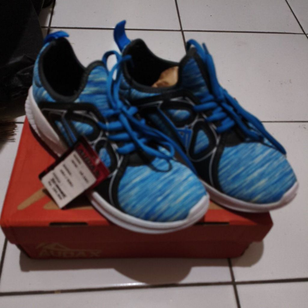 Sepatu runing Audax biru