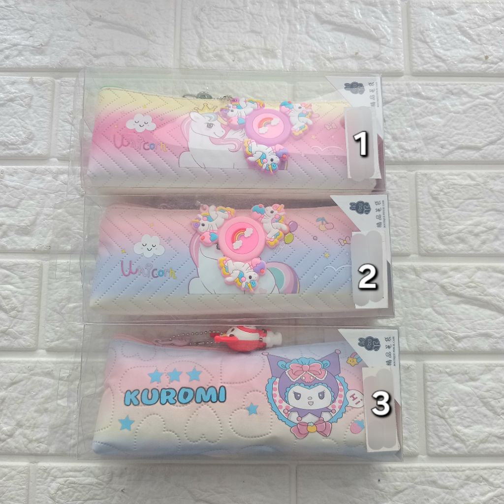 

INDAH JAYA STORE | TEMPAT KOTAK PENSIL KAIN MOTIF UNICORN & KORUMI
