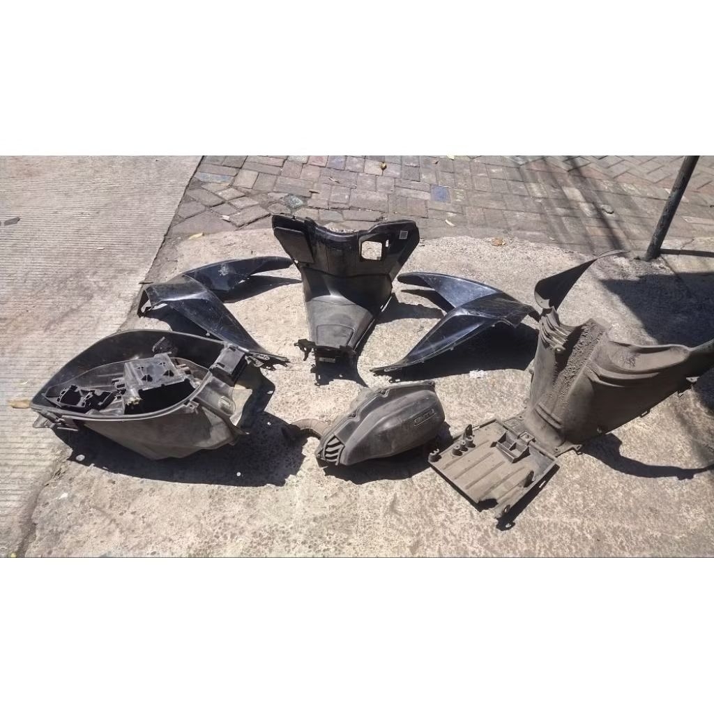 sayap kanan pcx 150 led CBU original copotan