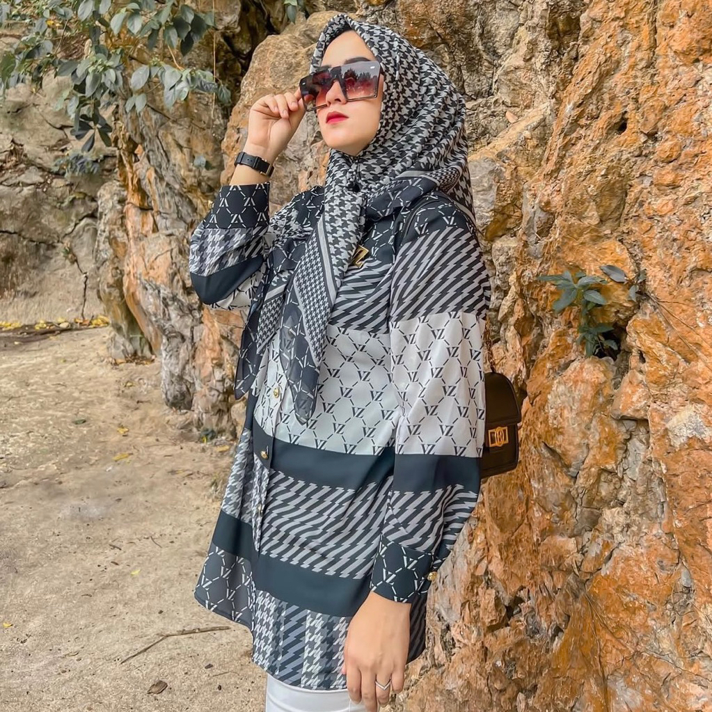 PRELOVED VZ VIVI ZUBEDI RUMAISHA TOP PARFUME