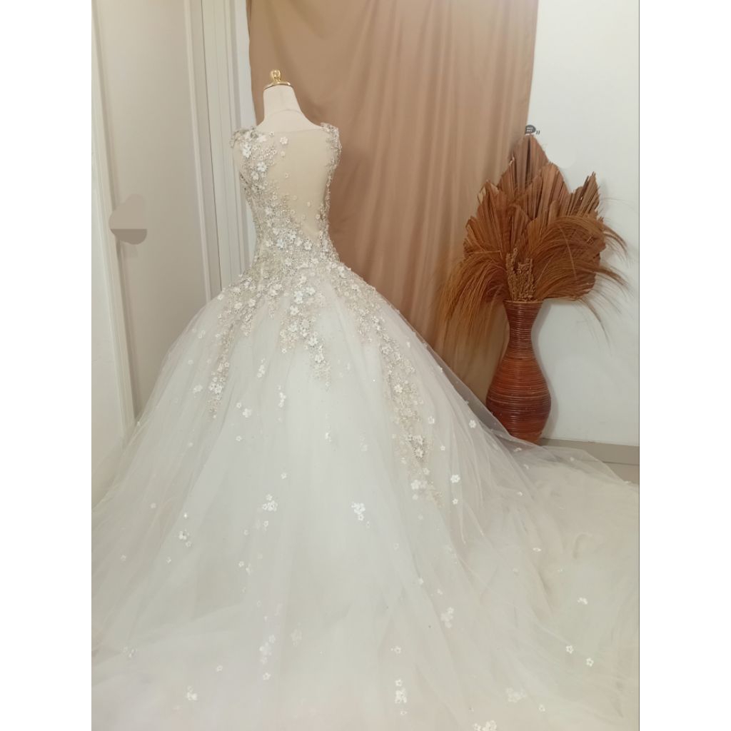 sewa gaun pengantin-sewa wedding dress-sewa baju pengantin