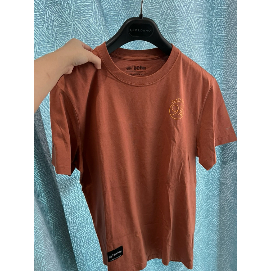 Giordano Tee Slim Fit Harry Potter Hogwarts Signature Red Size S Limited Edition Harry Potter