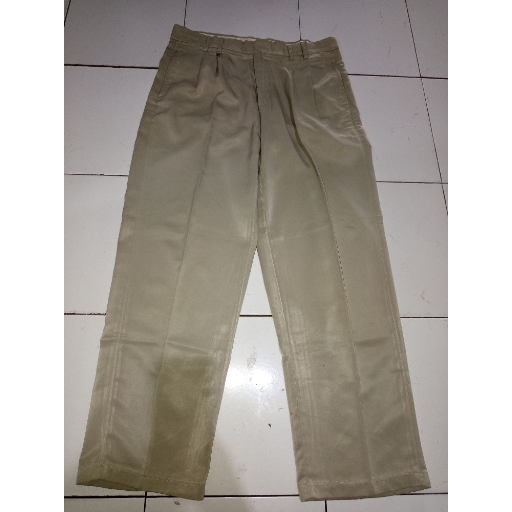 preloved celana formal pria jumbo krem