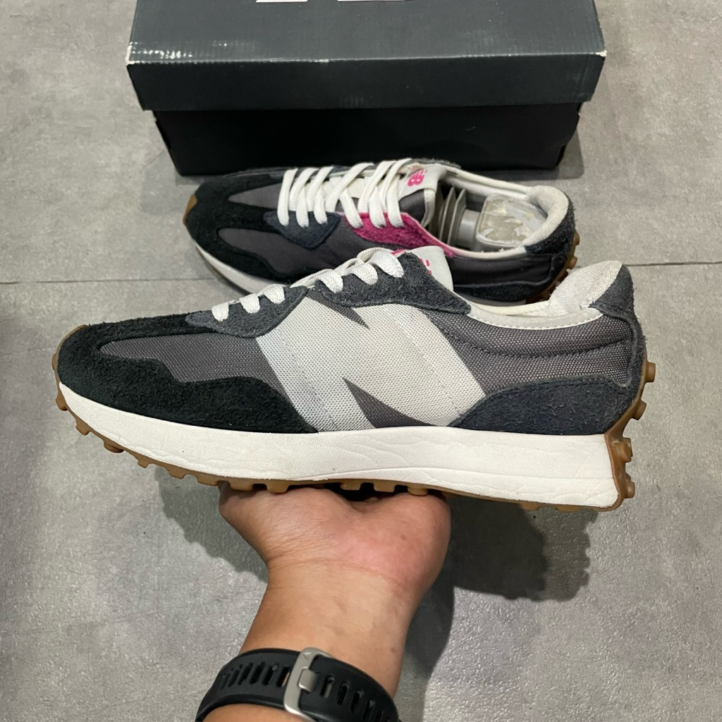 New Balance 327 Grey Black (100% Authenthic) #W290