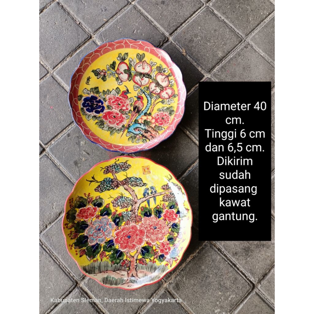2 buah piring gantung keramik lukis motif imari kuning untuk dekorasi hiasan dinding