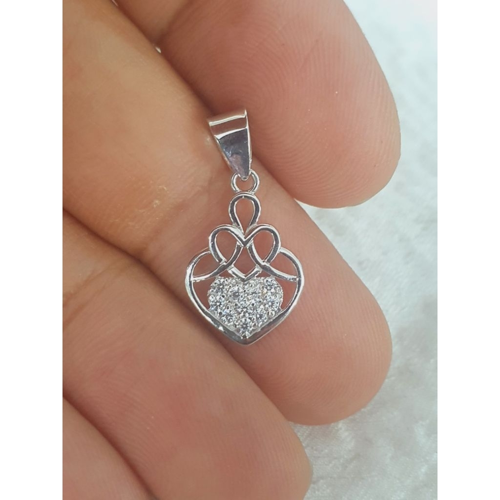 liontin model love variasi mata ad emas 75% 750 75 % 17k