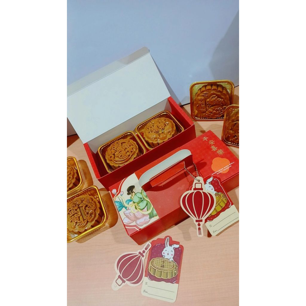 

Mooncake/Kue Bulan (Box of 2)