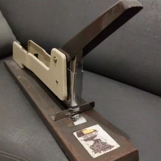 Hekter bekas Staples Steples Besar Jumbo Jilid Buku Original Max HD-12L/17 Stapler seken