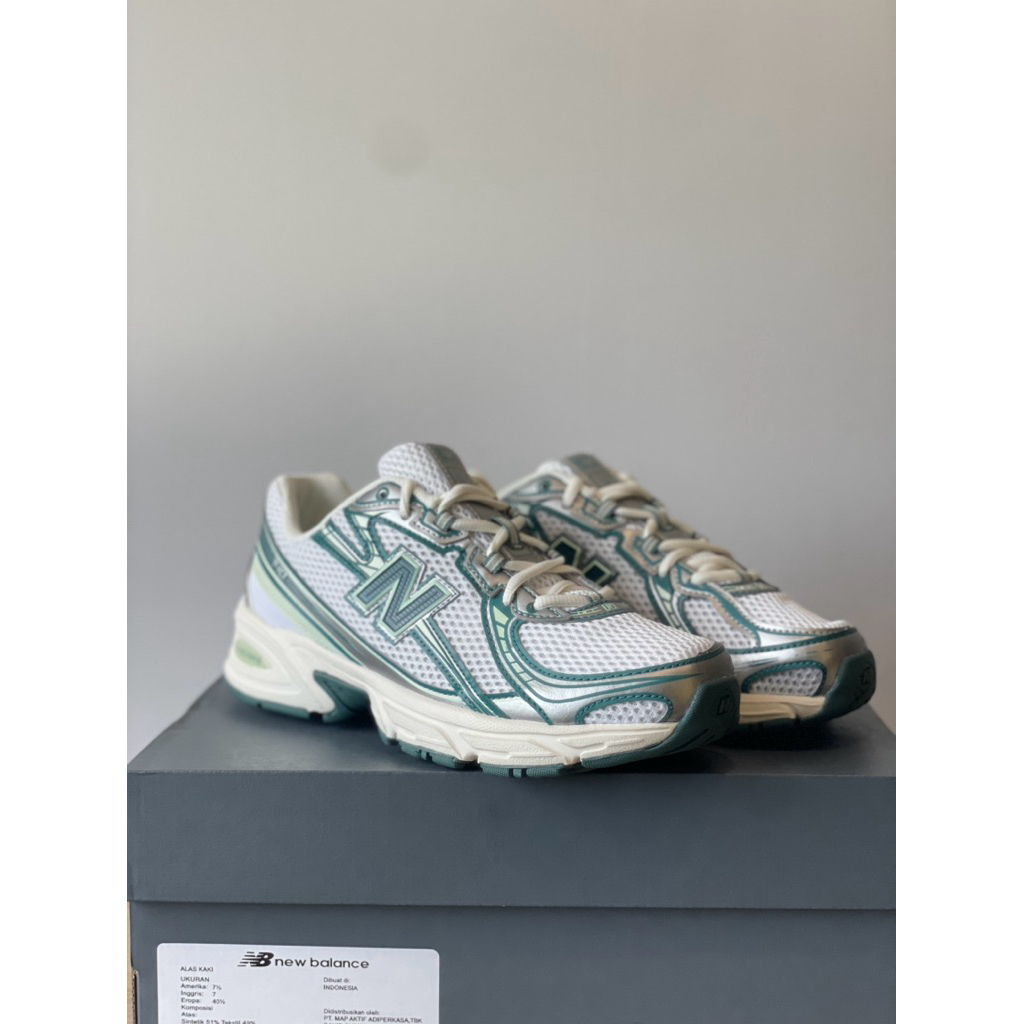 New Balance 740