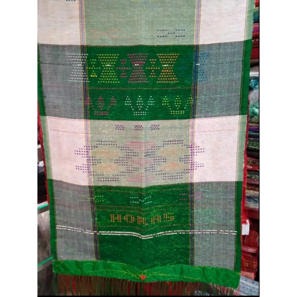 Ulos Sadum Simata Dua