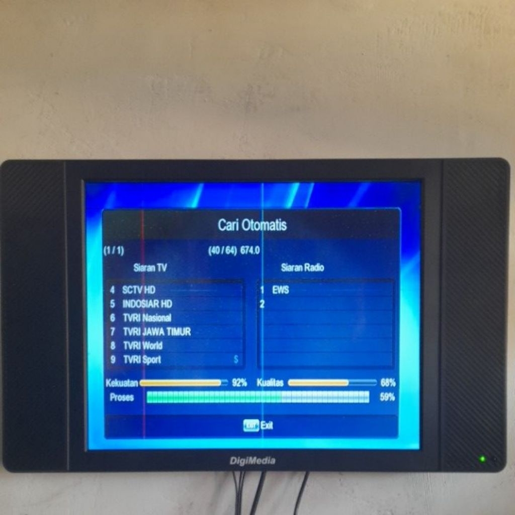 Monitor TV Analog 17 inch Bekas Bergaris layak pakai