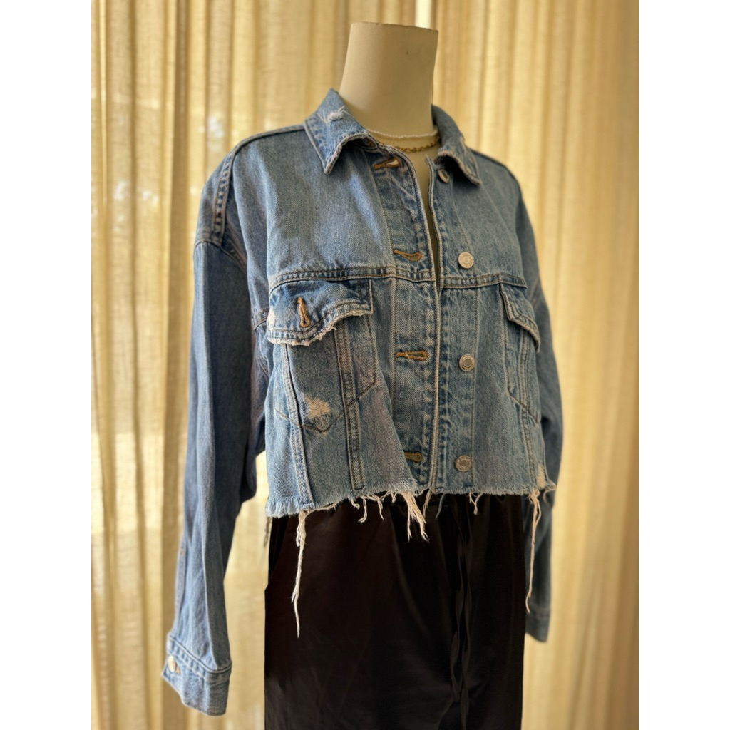 Preloved atasan crop jacket denim brand Bershka like new