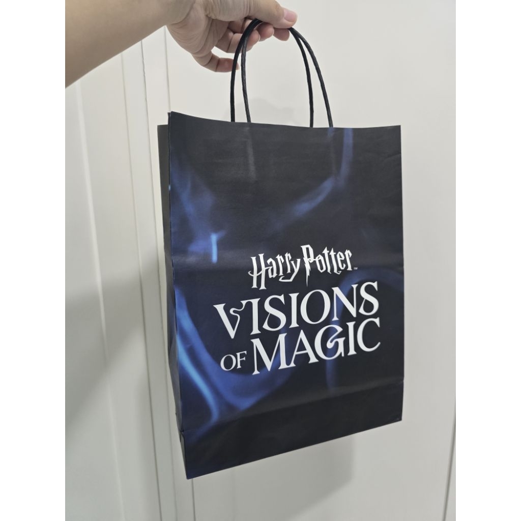 

PAPER BAG ONLY souvenir Harry potter visions of magic, sephora, bodyshop, flying tiger