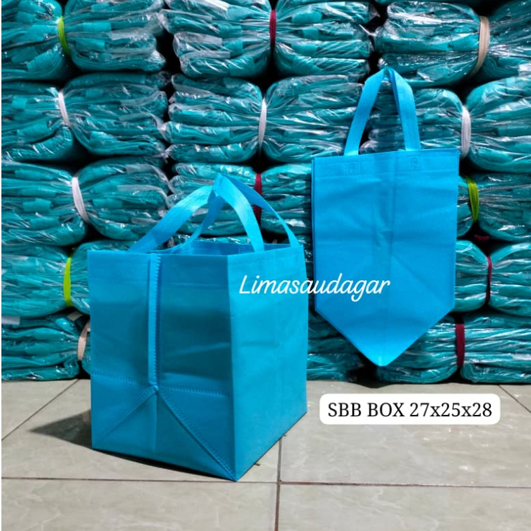 

Tas Spunbond Goodiebag SBB box 25 (27x25x28) Tas Hajatan Lusinan ( isi 12pcs )