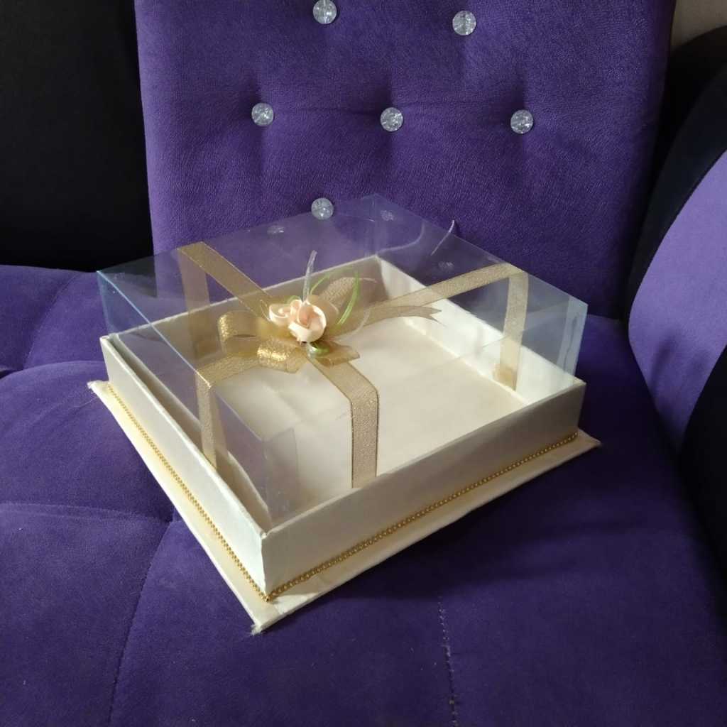 

kotak hantaran / seserahan mika tempat kue ukuran 30x30(triplek)