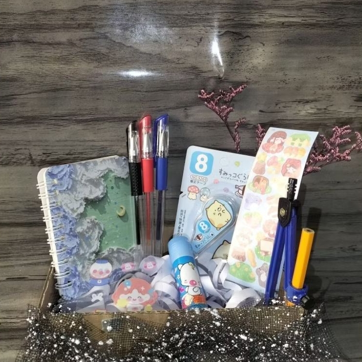 

Paket Stationery Aesthetic Gift Set