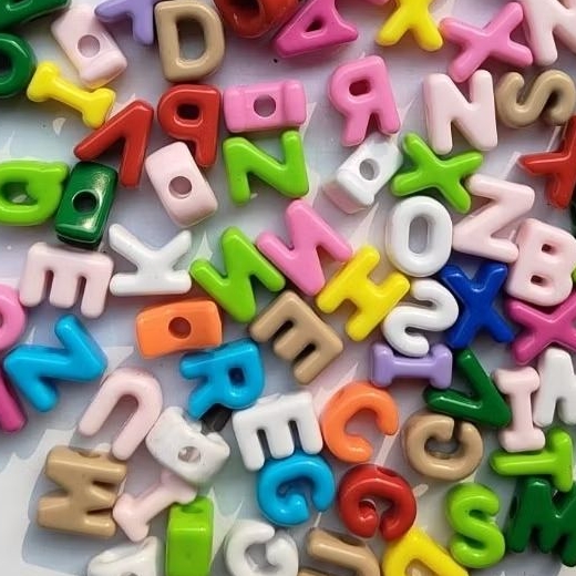 50GRAM MANIK HURUF BESAR MANIK HURUF LUBANG BESAR UNTUK TALI MANIK HURUF VIRAL