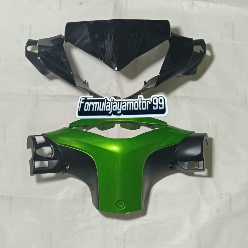 batok depan belakang Supra x125 helm in hitam dan hijau