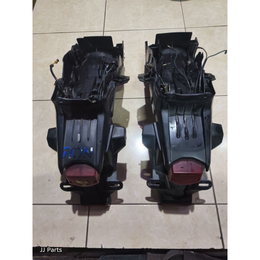 Spakbor belakang Byson