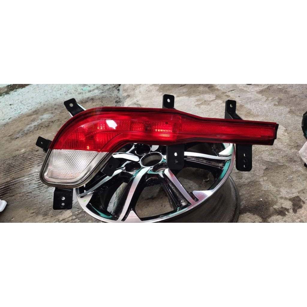 lampu bemper belakang Wuling almaz