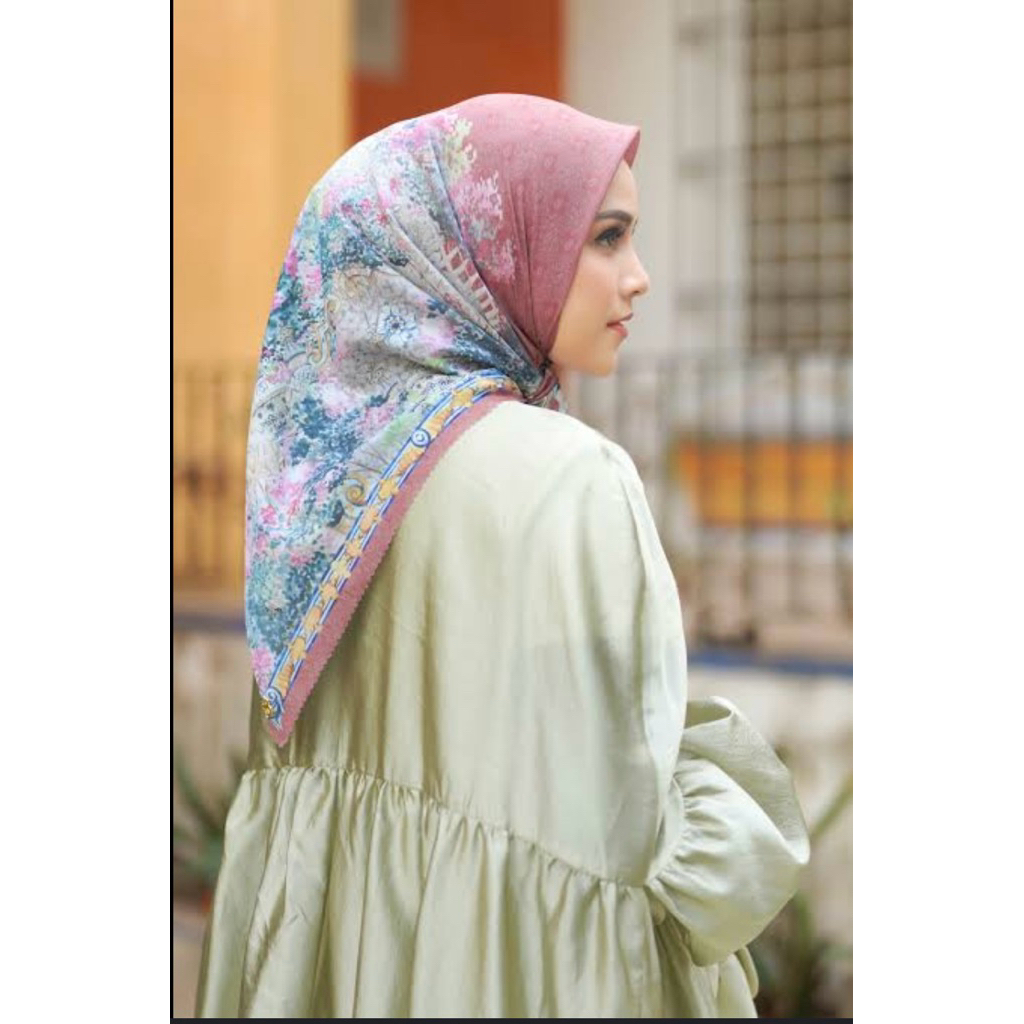 Buttonscarves Sevilla Series