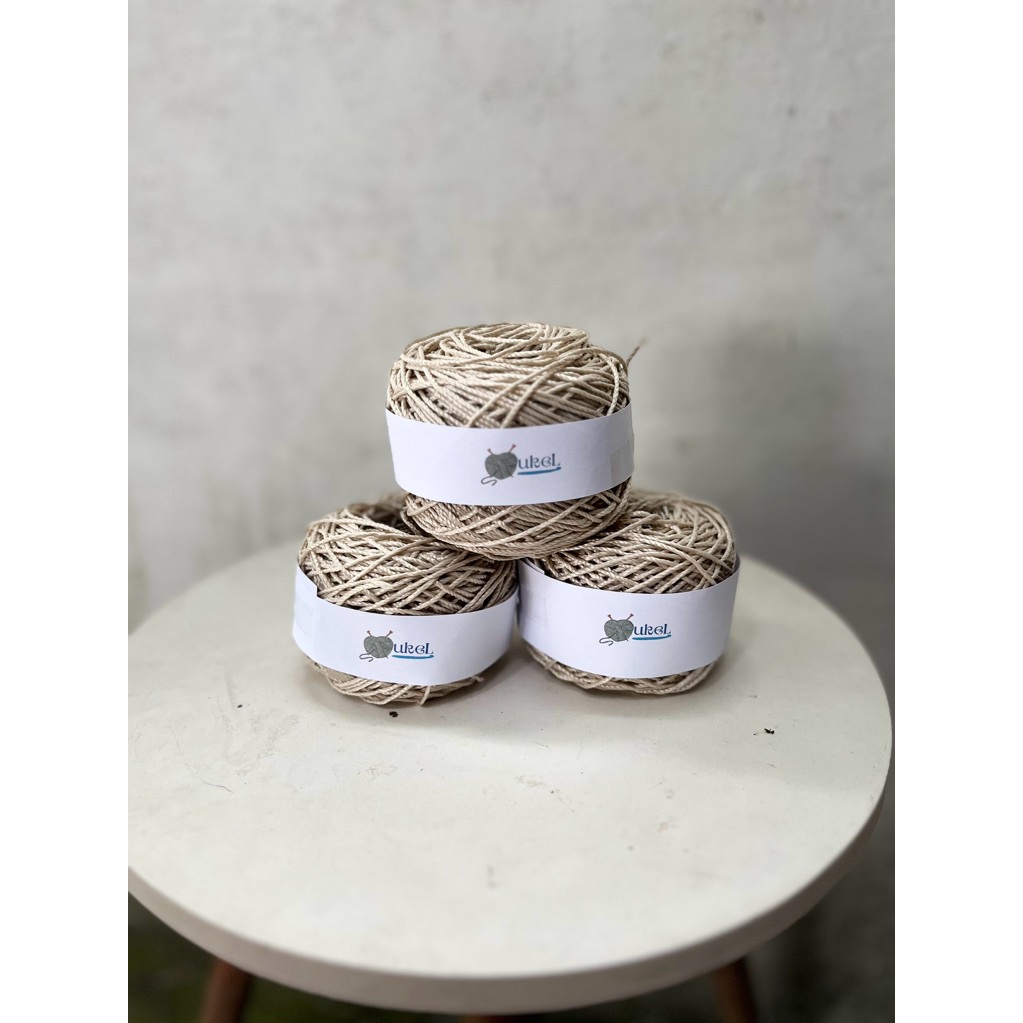Benang Rajut Korea Poly kilap D36 warna New Ecru