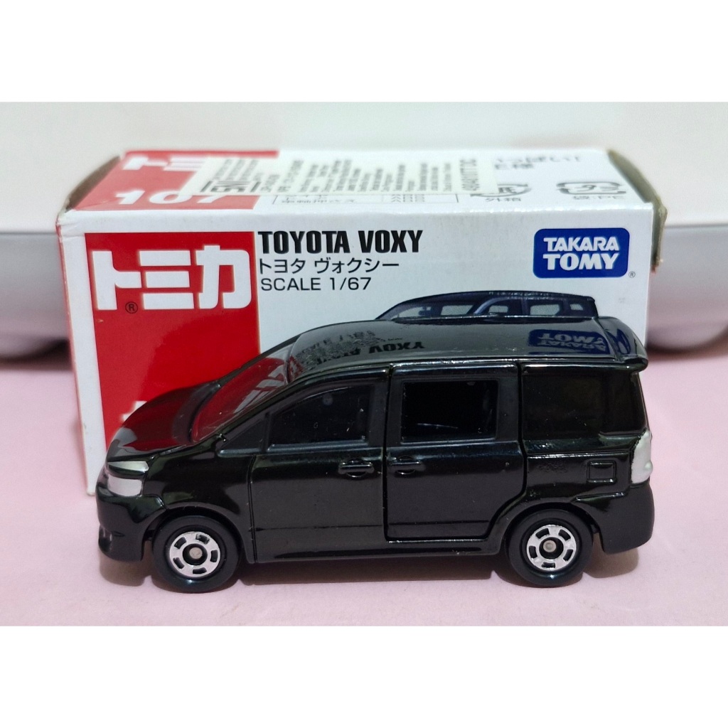 Diecast Takara Tomy Tomica 107 Toyota Voxy (1)