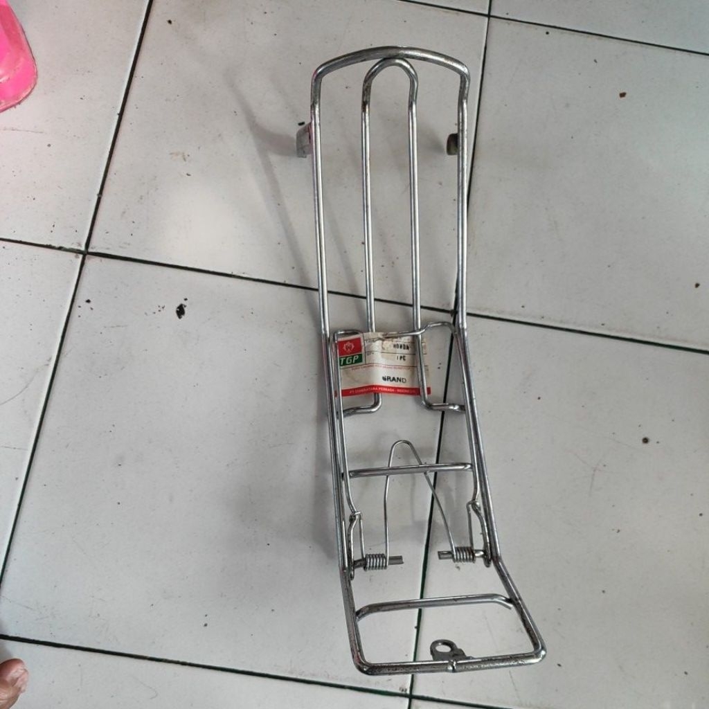 Rak Jepit Tengah Bagasi Grand (tebal) Merk TGP