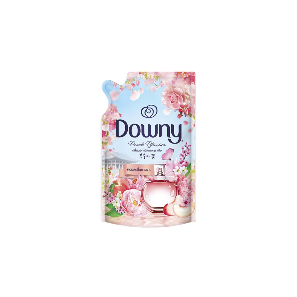 Downy Pelembut dan Pewangi Pakaian Peach Blossom Refill 470 ml