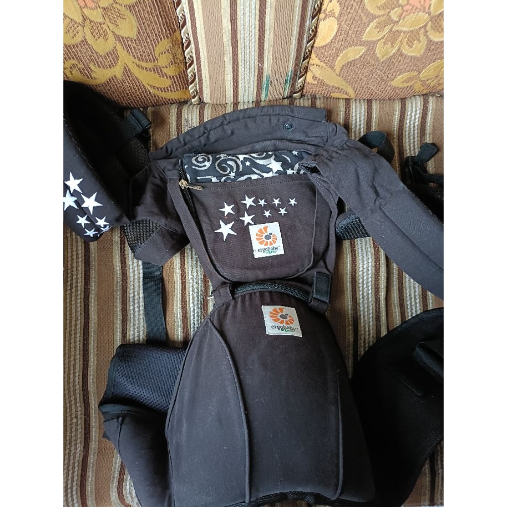 Preloved Gendongan Ergobaby hipseat Carrier Night Sky