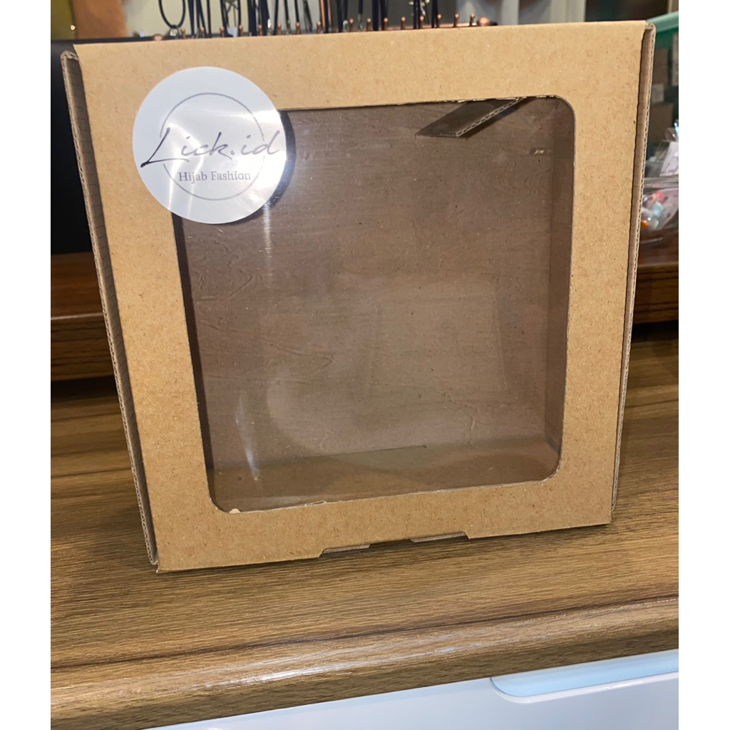 

box gift kado / kardus mika 18x18x7 cm