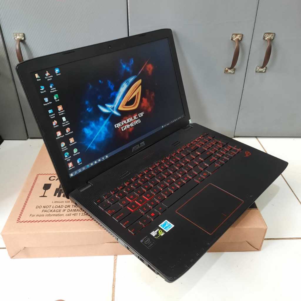 Laptop Asus ROG GL552JX, Core i7-4750HQ, Ram 8 GB / 1Tb, Lengkap, Black, BERGARANSI