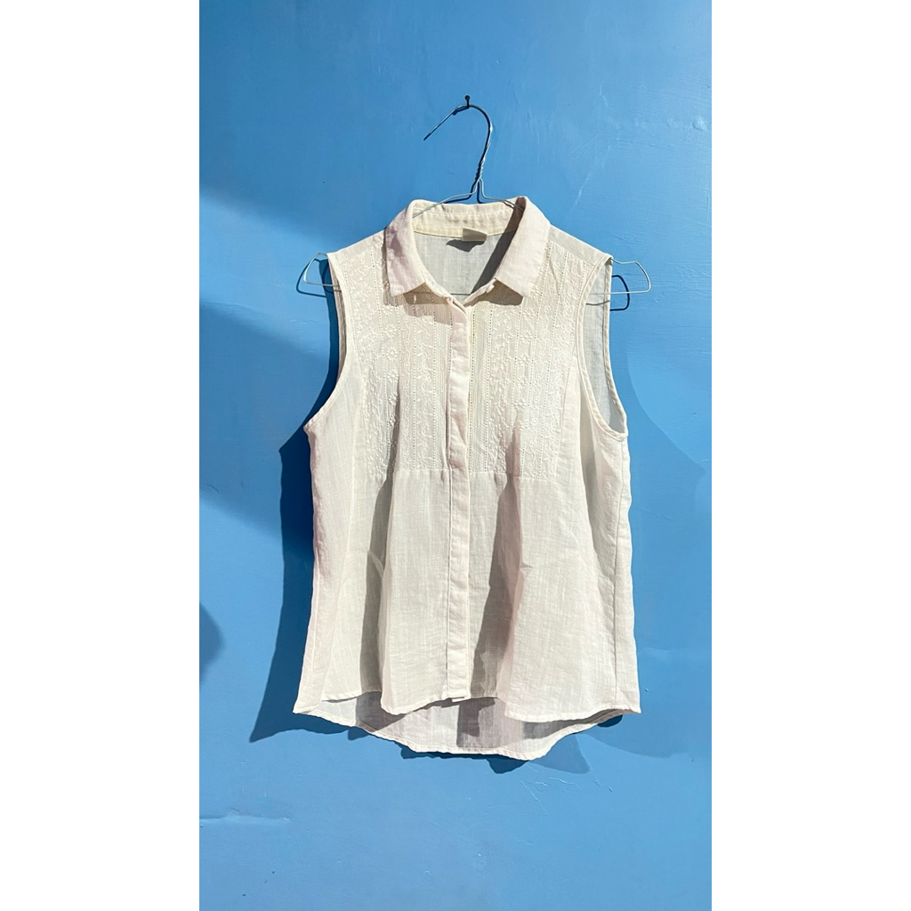 Preloved - Vest Yishion Wanita Kekinian