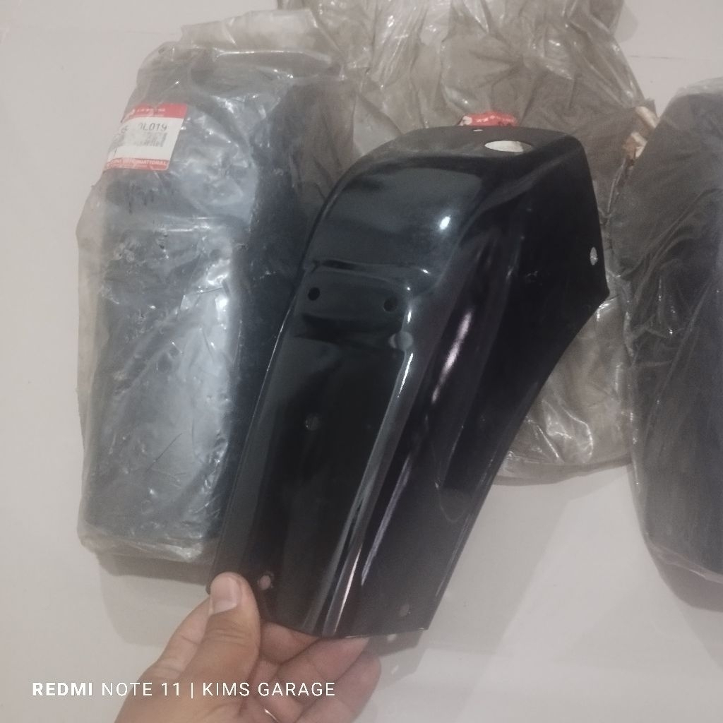 Spakbor Belakang Suzuki RC 100 Bravo Original SGP