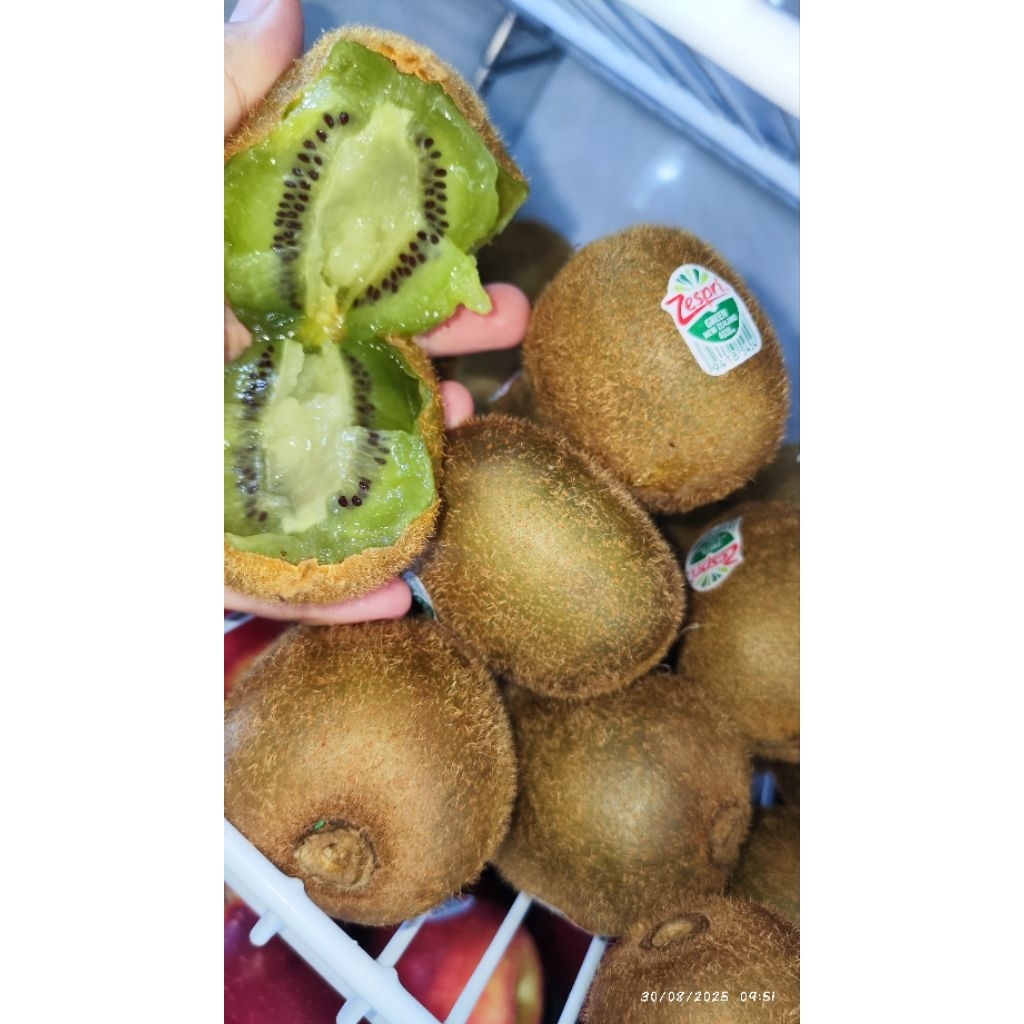 

kiwi hijau zespri 1kg