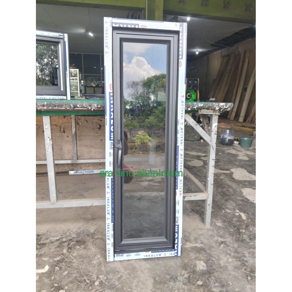 jendela aluminium ukuran T 120x40,ukuran luar kusen,merek inkalum 3",kaca tebal 5 mm, free palet