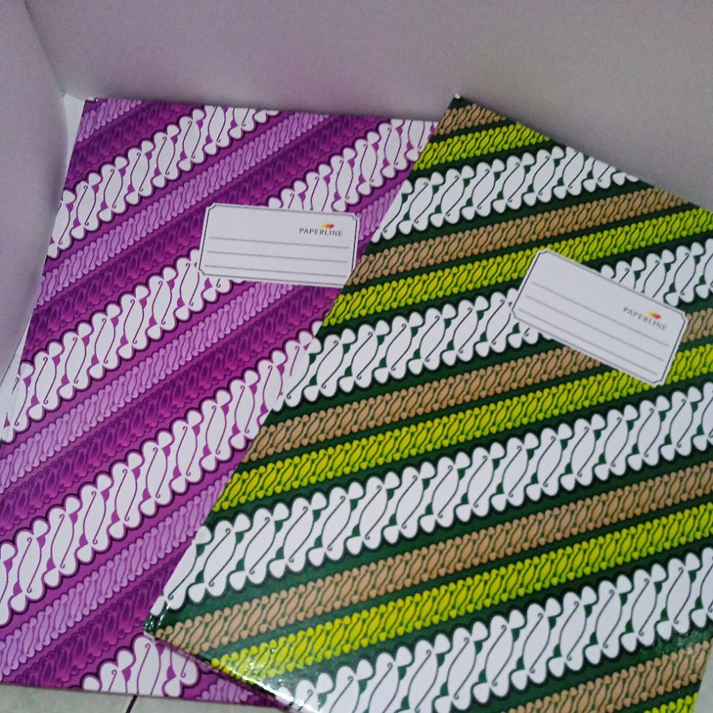 Buku folio batik bergaris