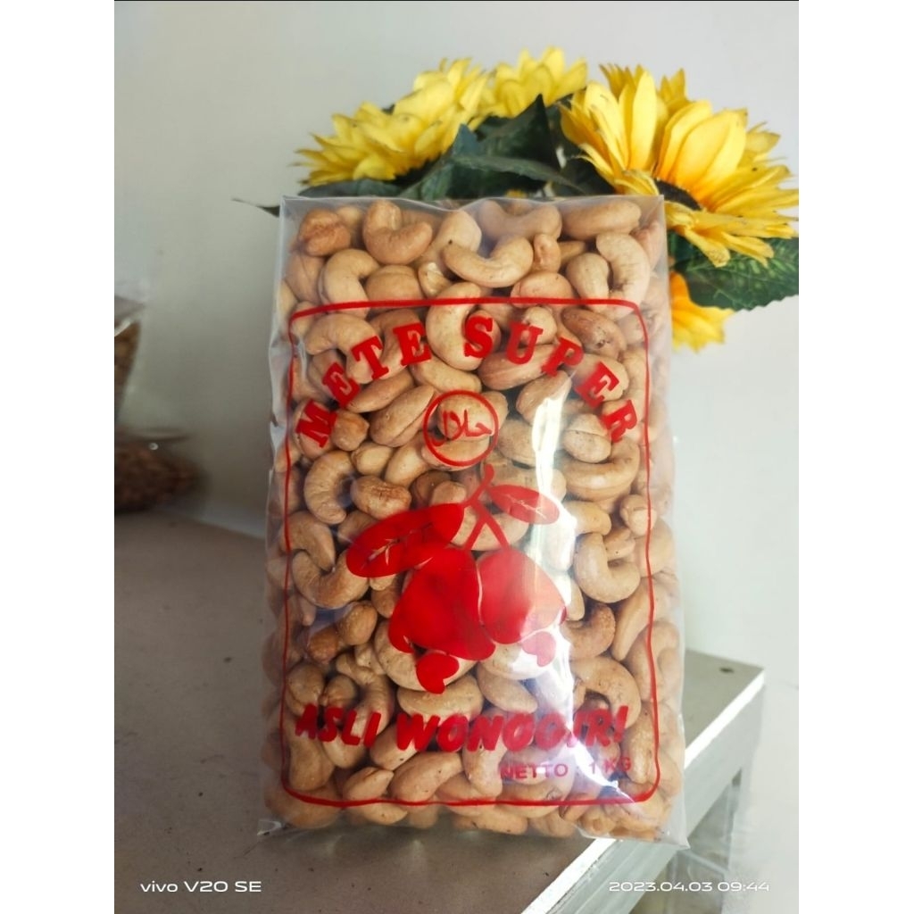

Kacang Mete Utuh / Kacang / Mede / 250gr / 500gr / 1000gr / Asli Wonogiri