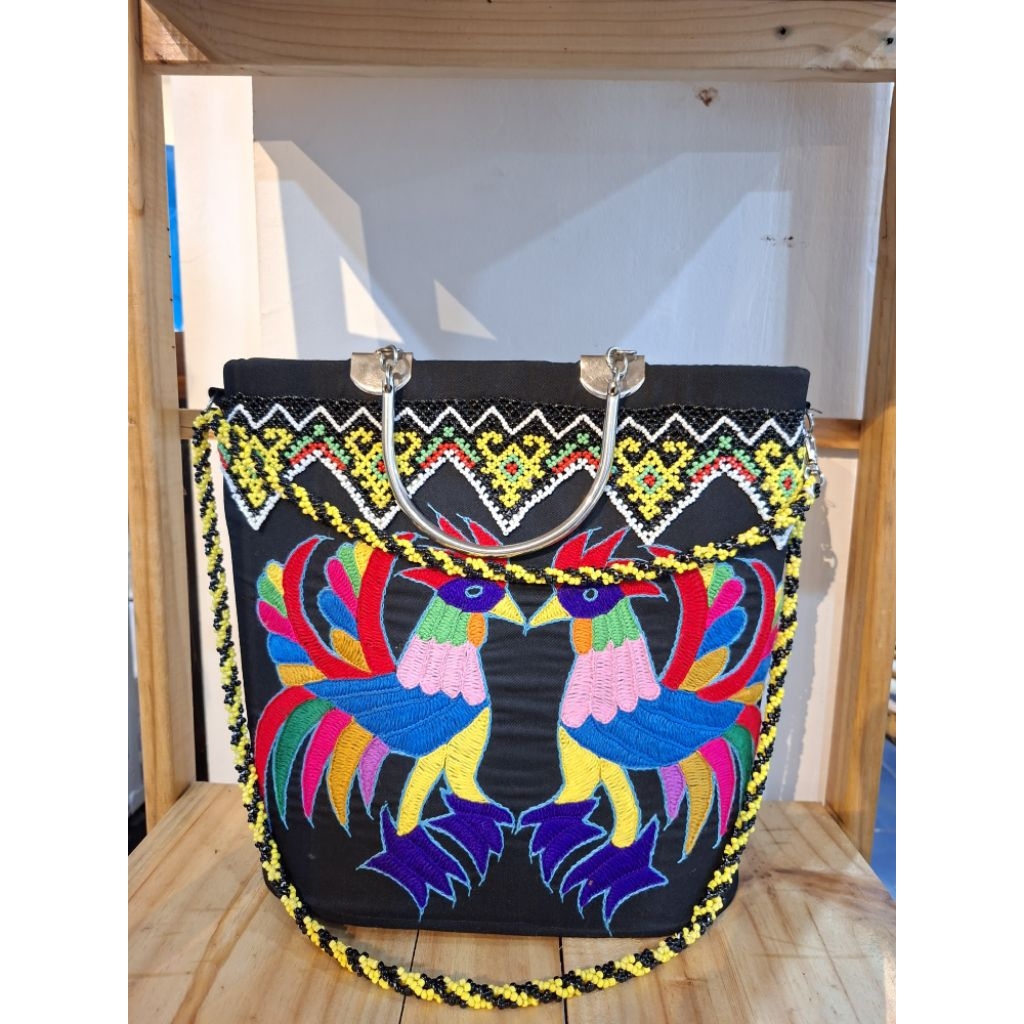 Tas Khas Oleh Oleh KALIMANTAN TIMUR — Kulit Kayu Jomo Kecil, Jari Manik Tas Slinv Clutch - Ultah Doy