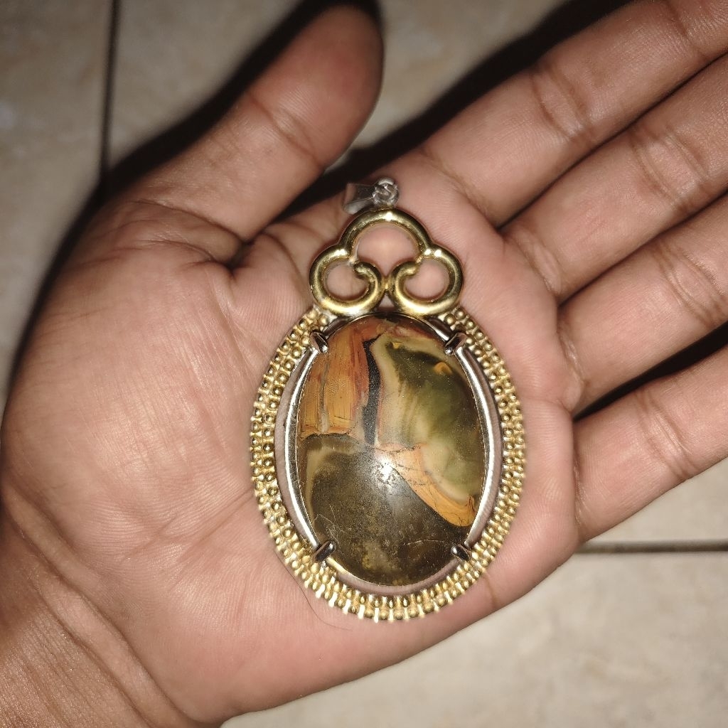 bandul liontin batu kuno jadul unik langka warisan peninggalan mbah