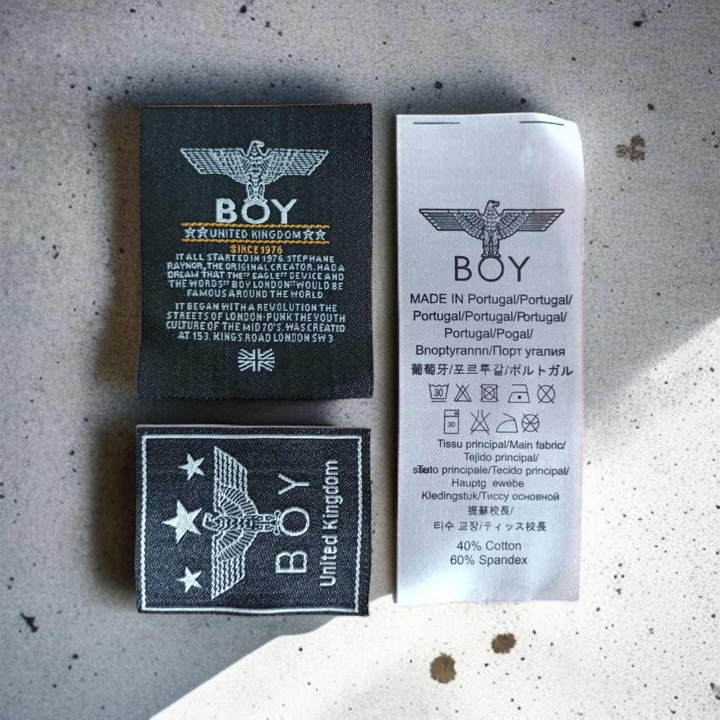 

Label Tag Boy Lndon made in Portugal
